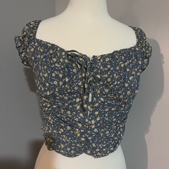 Papaya Tops - Papaya short sleeve tie front top size large
